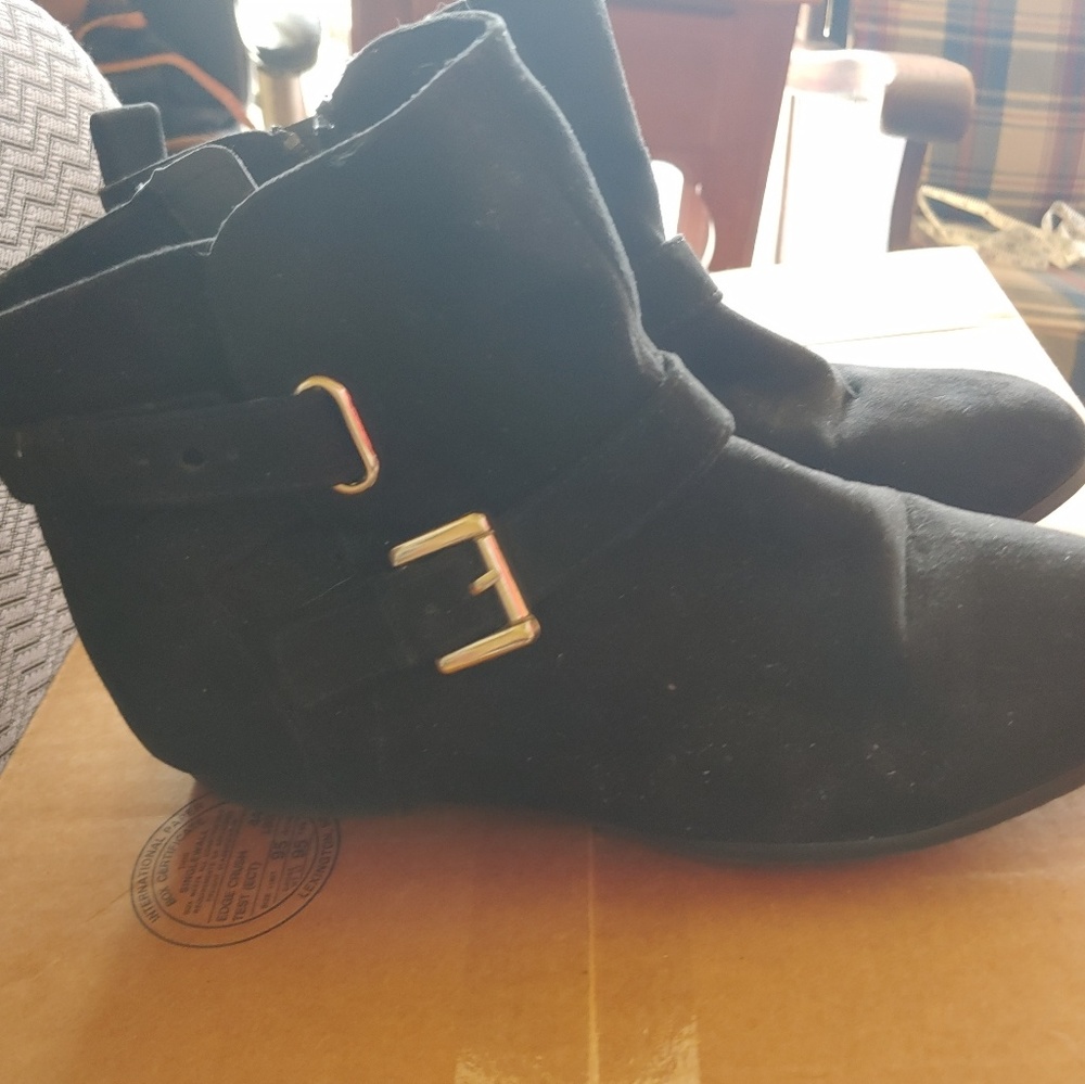 Black ankle booties - Picture 2 of 4